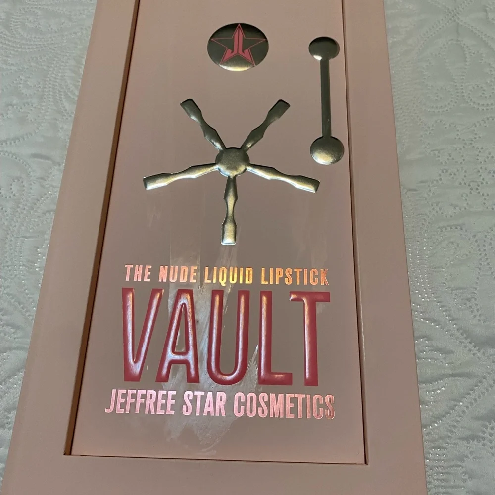 Jeffree Star The Nude Liquid Lipstick Vault